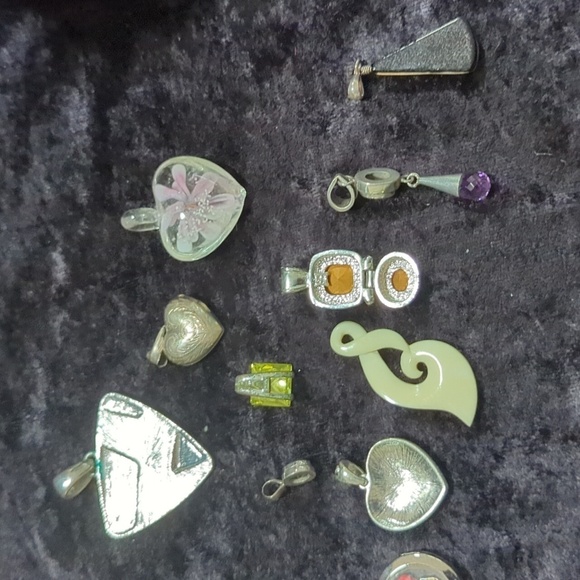 Unbranded Lot of Necklace Pendants - Mixed Media - Picture 6 of 6